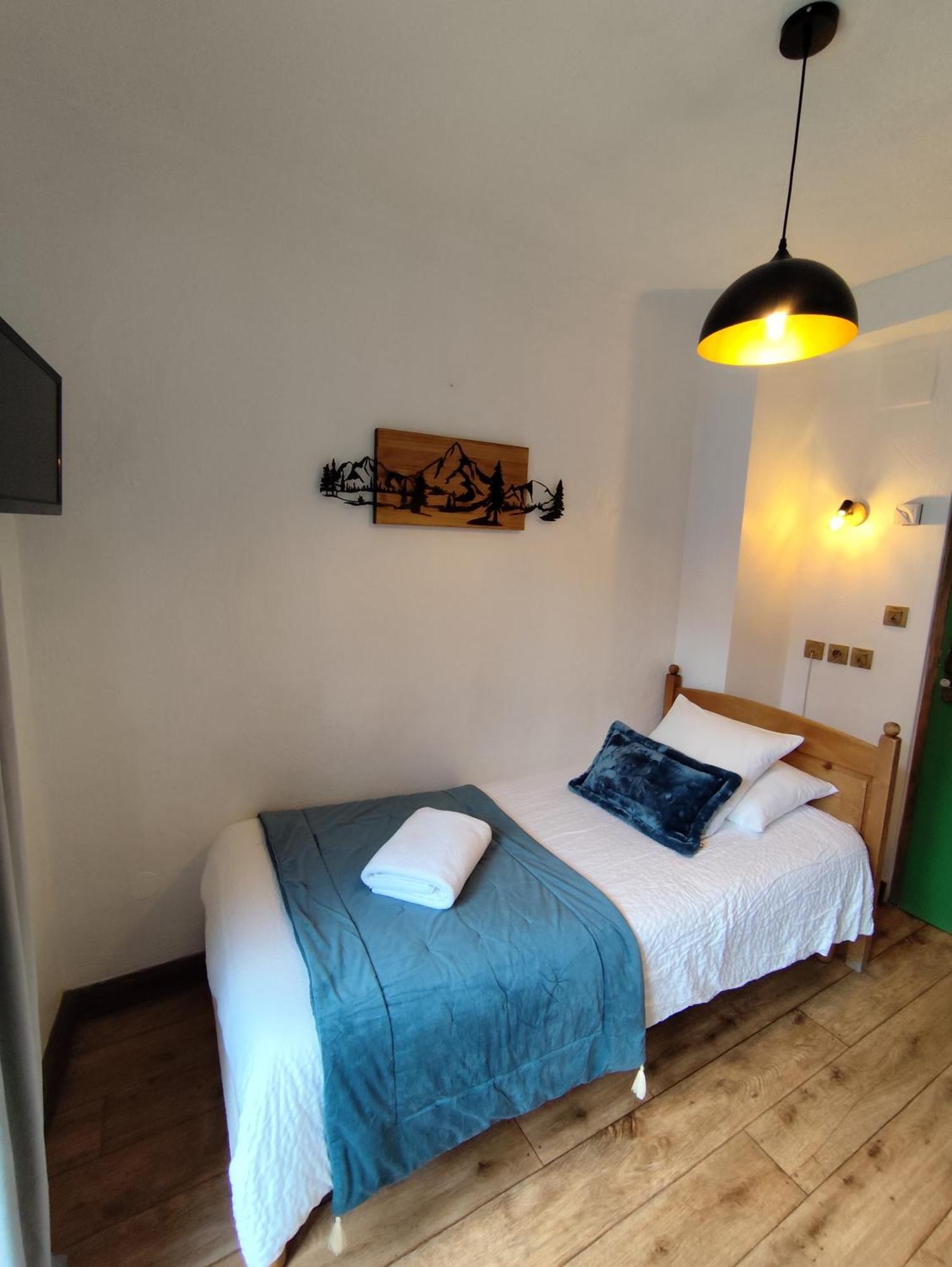 Hôtel Restaurant Angival - Chambres et Appartement Bourg-Saint-Maurice Extérieur photo