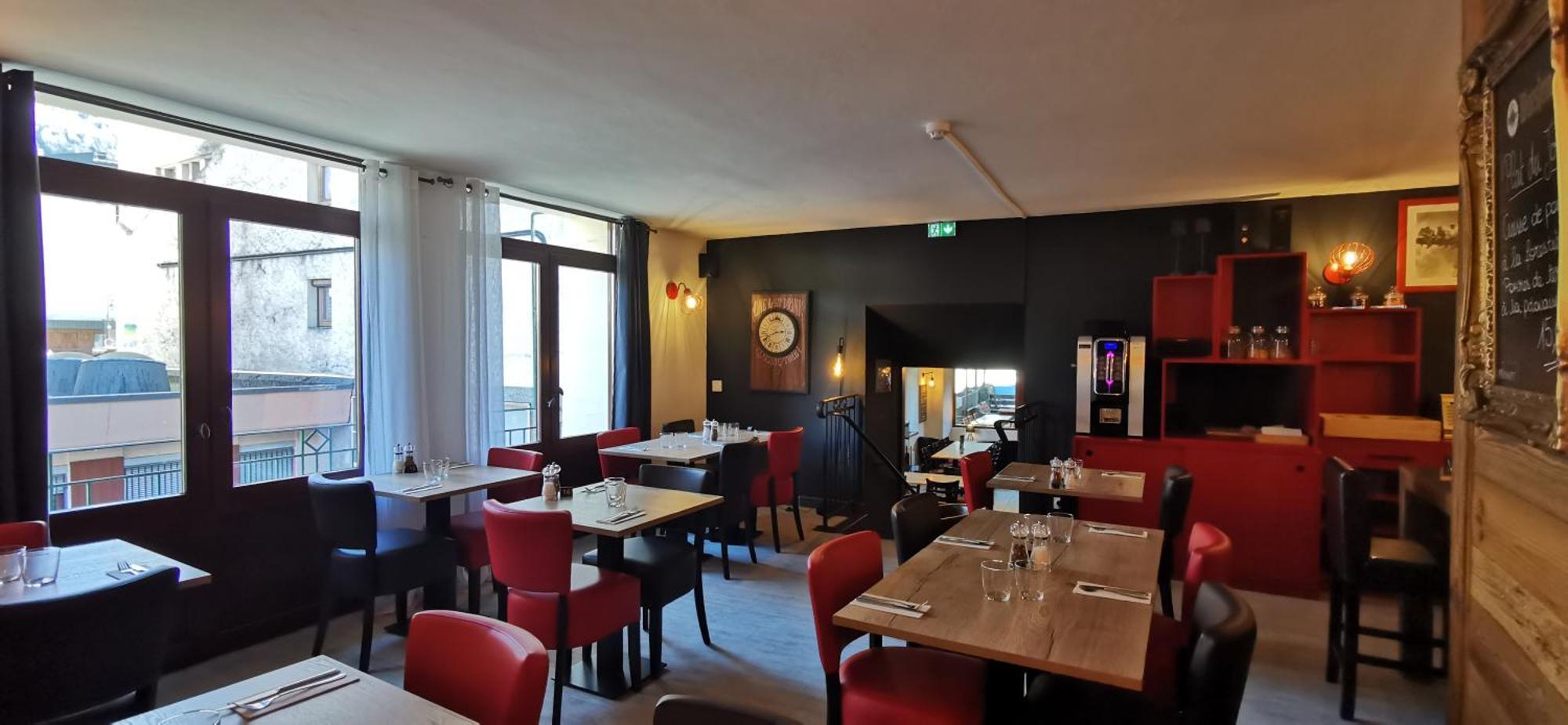 Hôtel Restaurant Angival - Chambres et Appartement Bourg-Saint-Maurice Extérieur photo
