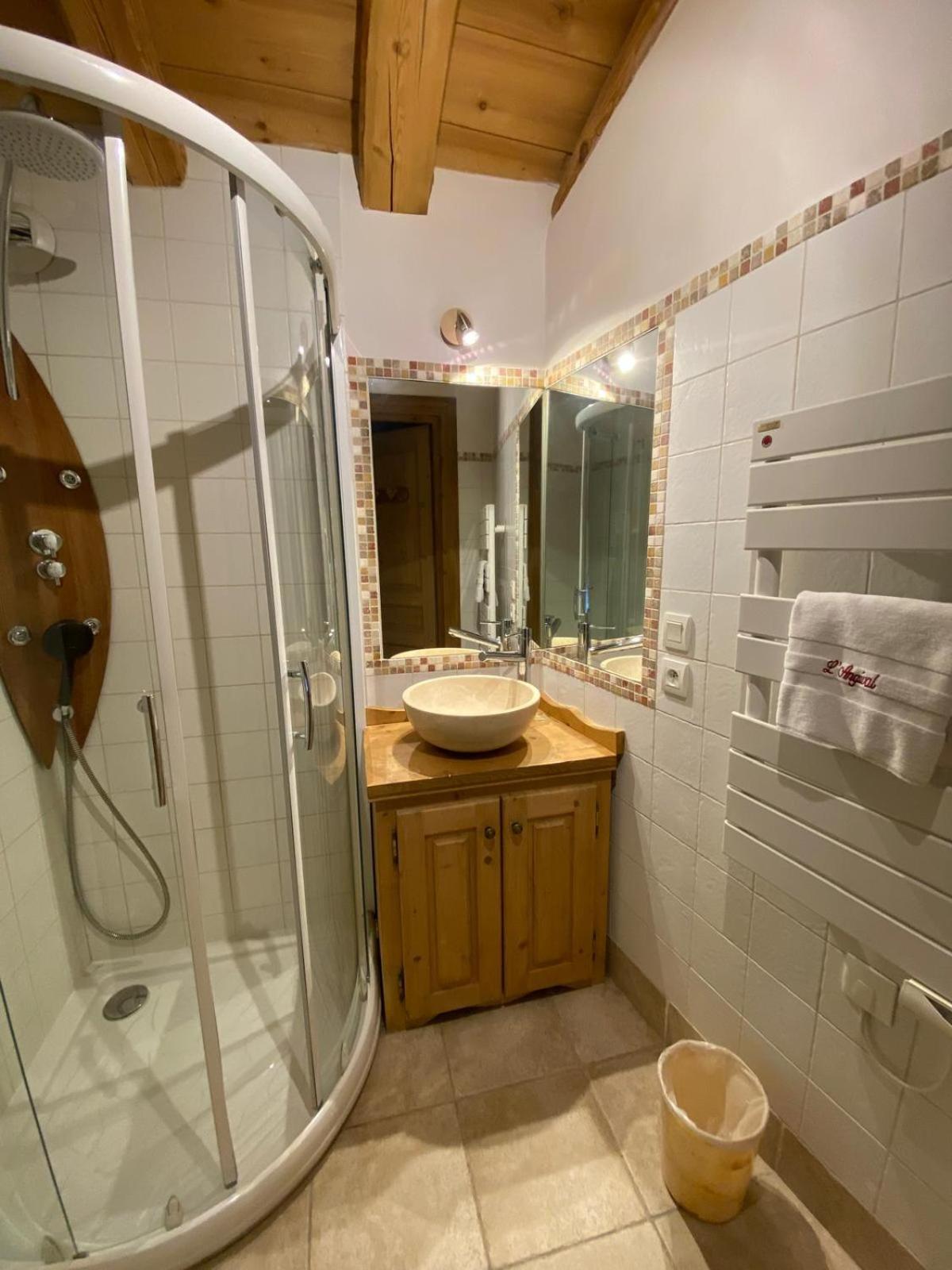 Hôtel Restaurant Angival - Chambres et Appartement Bourg-Saint-Maurice Extérieur photo
