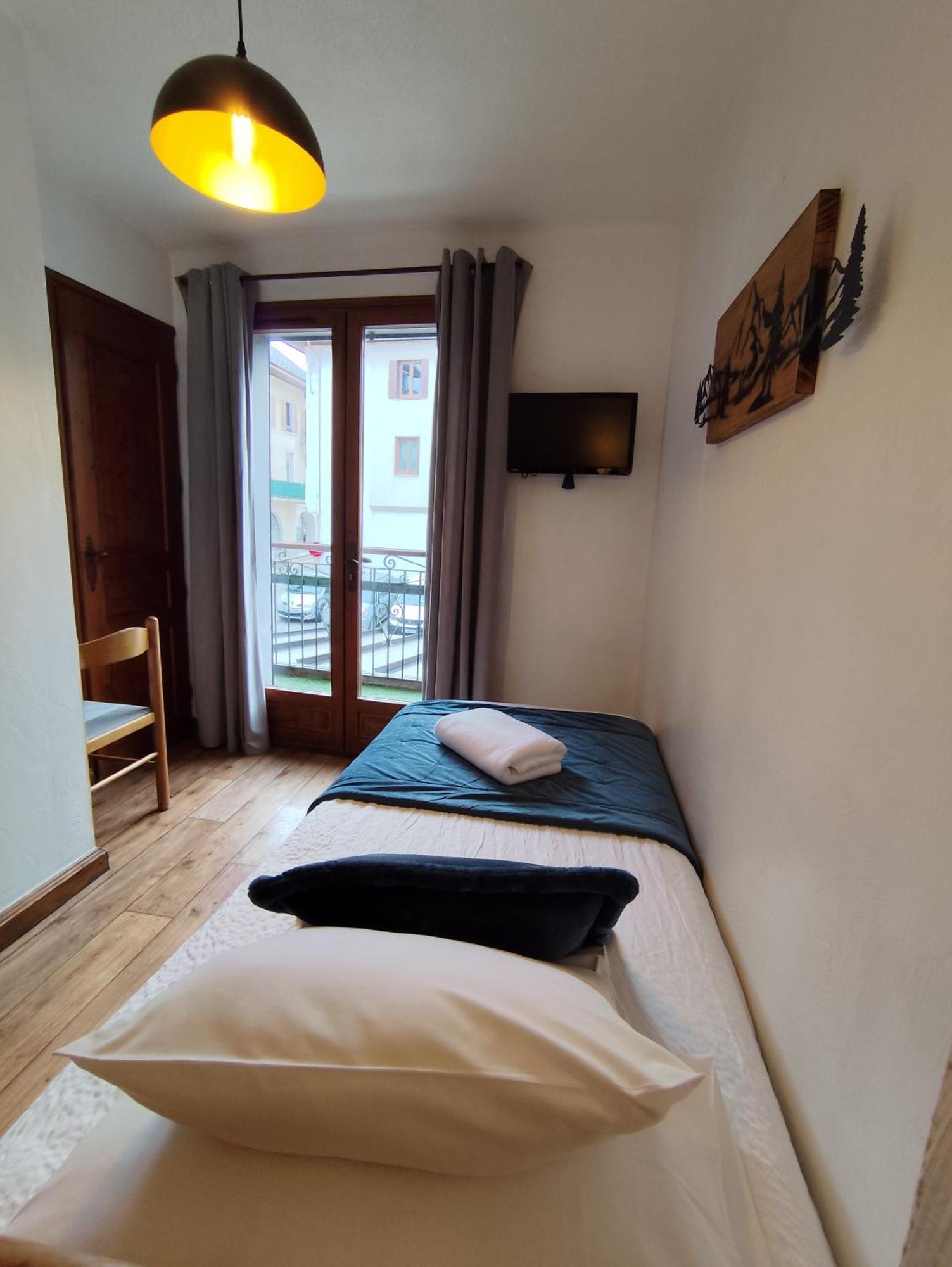 Hôtel Restaurant Angival - Chambres et Appartement Bourg-Saint-Maurice Extérieur photo